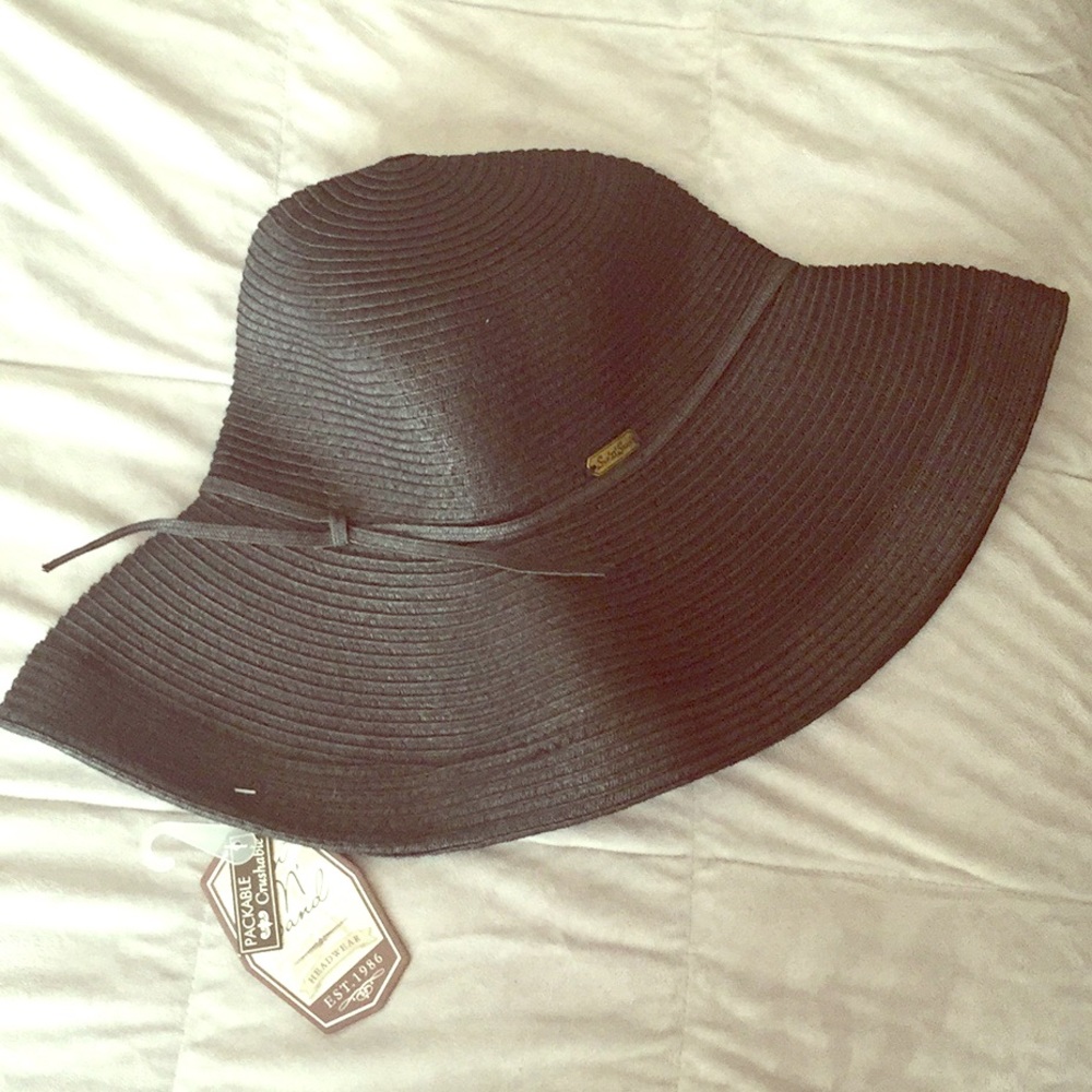NWT! Women’s Beach Bucket Hat One Size in Black
